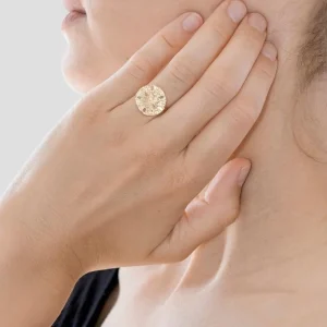 Viadoli Bague fleur ajourée (plaqué or) Outlet