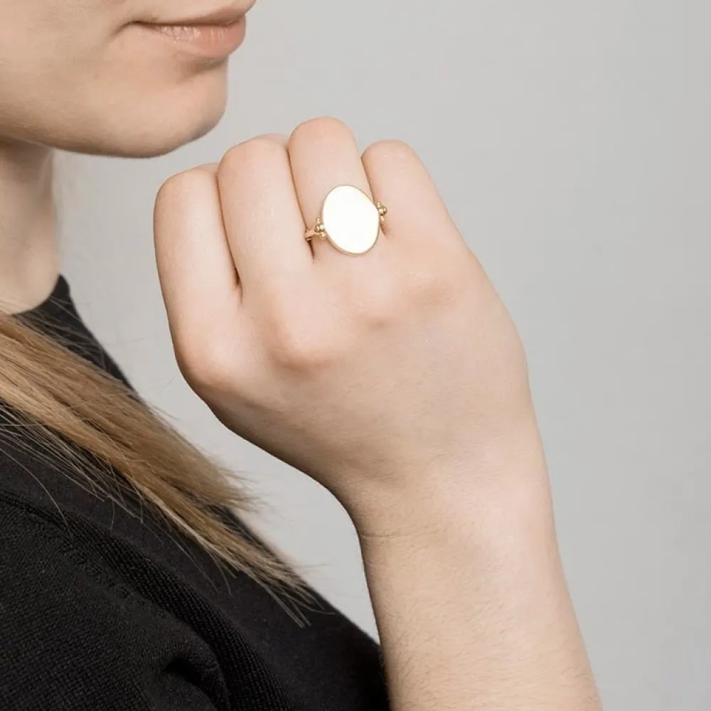 bague_rversible_noire_mai_3.webp By Jollia Bague réversible noire émaillée à graver (plaqué or) Sale