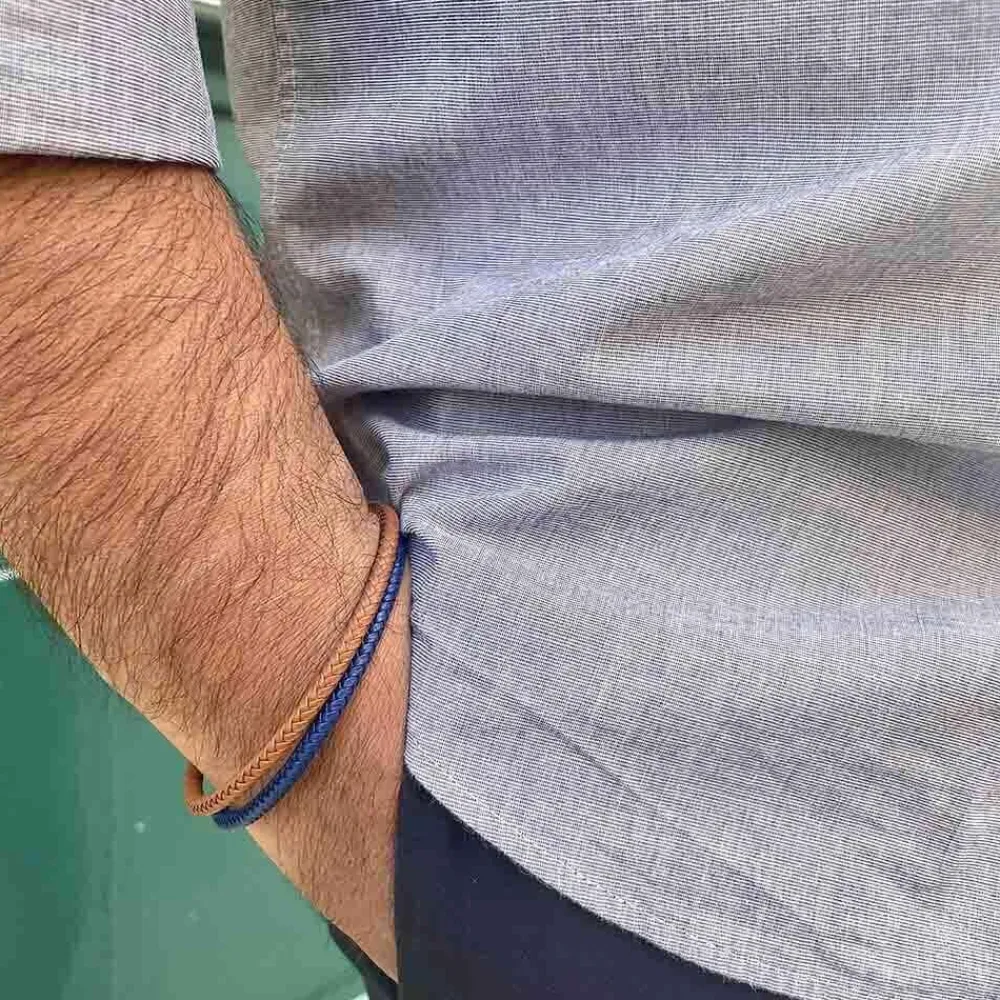bracelet_homme_bleu_marin_2.webp By Jollia Bracelet homme bleu marine cuir et acier torsadé New